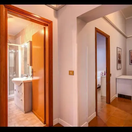 Ponte Milvio Lovely * روما